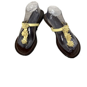 Montego Bay Club Sandals, Size 6, Sunflower Yellow.